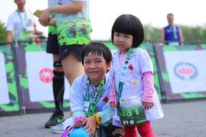 BIB: 181
                            <button type="button" onclick="openModal(3656834)" class="btn btn-primary btn-sm float-right btn-popup" data-toggle="modal" data-target=".modal-high-quality">
                        <i class="fas fa-shopping-cart"></i> Add to Cart
                    </button>
                                            <button type="button" onclick="isThisMe(3656834, true)" class="btn btn-success btn-sm float-right btn-popup btn-isme hidden" data-toggle="tooltip" data-placement="bottom" title="นี่คือรูปของคุณใช่ไหม คลิกที่นี่เพื่อเอาเข้าอัลบั้ม">
                        <i class="fas fa-plus"></i> Add to album
                    </button>
                    <button type="button" onclick="isThisMe(3656834, false)" class="btn btn-warning btn-sm float-right btn-popup btn-isnotme hidden">
                        <i class="fas fa-ban"></i> Remove from album
                    </button>